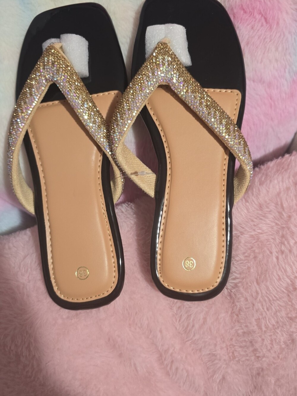 Gold Glitter V‑Strap Women’s Sandals